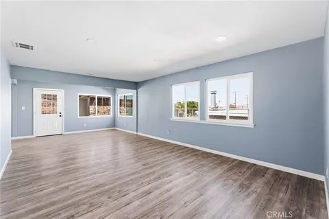 Living - 937 Elizabeth St, Barstow, CA 92311 photo 3 of 3