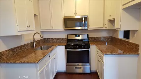 21338 Wren, Apple Valley, CA 92308 photo 2