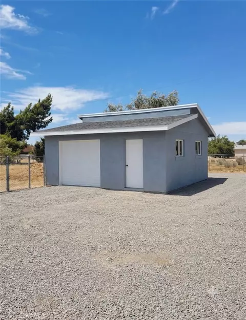 21338 Wren, Apple Valley, CA 92308 photo 6