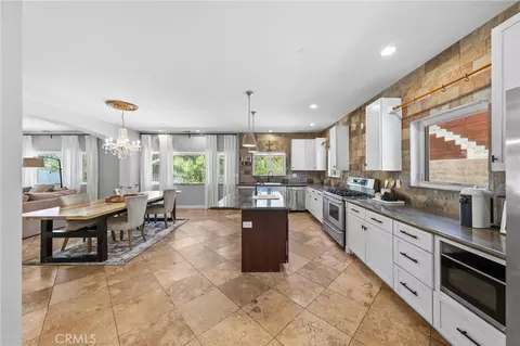Kitchen - 1102 Rivera Dr, Wrightwood, CA 92397 photo 3 of 4