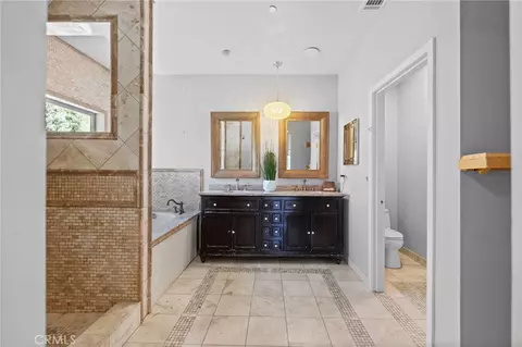 Bath - 1102 Rivera Dr, Wrightwood, CA 92397 photo 2 of 6