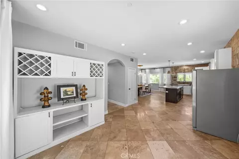Entry Way - 1102 Rivera Dr, Wrightwood, CA 92397 photo 6 of 11