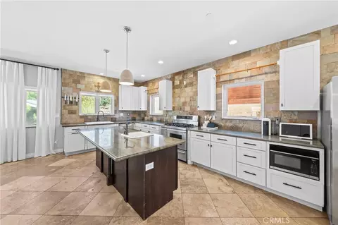 Kitchen - 1102 Rivera Dr, Wrightwood, CA 92397 photo 4 of 4