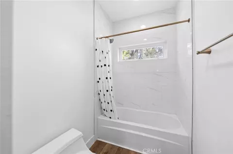 Bath - 1102 Rivera Dr, Wrightwood, CA 92397 photo 5 of 6