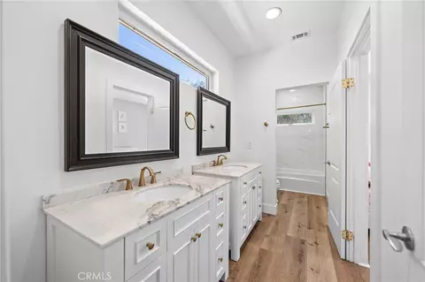 Bath - 1102 Rivera Dr, Wrightwood, CA 92397 photo 4 of 6