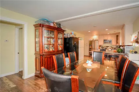Dining - 4320 Ambs Dr, Riverside, CA 92505 photo 4 of 6