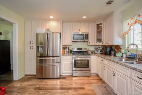 Kitchen - 4320 Ambs Dr, Riverside, CA 92505 photo 4 of 6