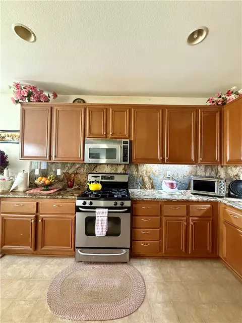 Kitchen - 1592 Flora, Beaumont, CA 92223 photo 1 of 9
