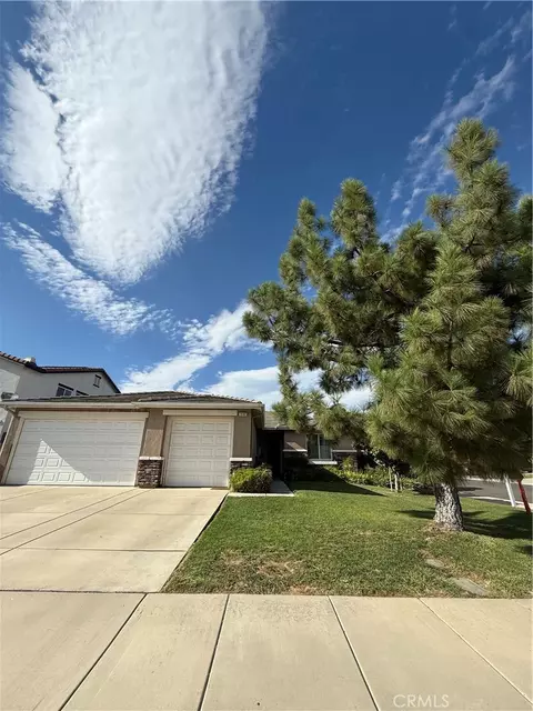 1592 Flora, Beaumont, CA 92223 photo 4