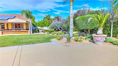 Exterior - 923 Union St, Beaumont, CA 92223 photo 7 of 11