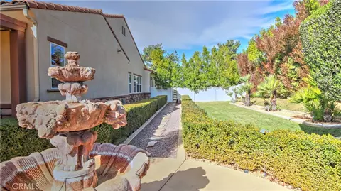 Exterior - 923 Union St, Beaumont, CA 92223 photo 5 of 11