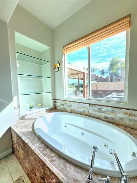 Bath - 923 Union St, Beaumont, CA 92223 photo 3 of 6