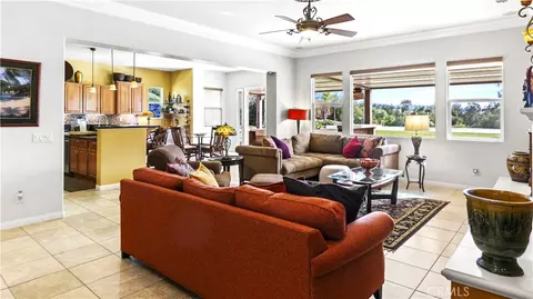 Living - 923 Union St, Beaumont, CA 92223 photo 3 of 4