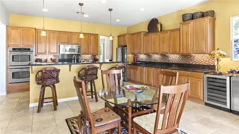Kitchen - 923 Union St, Beaumont, CA 92223 photo 4 of 6
