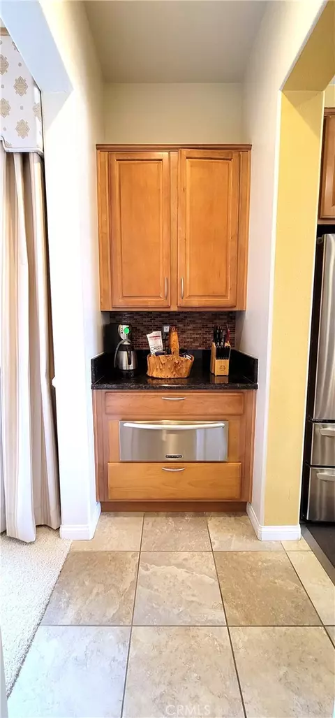 Kitchen - 923 Union St, Beaumont, CA 92223 photo 6 of 6