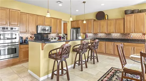 Kitchen - 923 Union St, Beaumont, CA 92223 photo 5 of 6