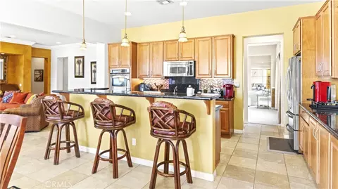Kitchen - 923 Union St, Beaumont, CA 92223 photo 3 of 6