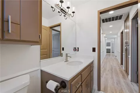 Entry Way - 16239 Chippewa, Apple Valley, CA 92307 photo 6 of 7