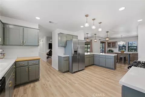 Kitchen - 16239 Chippewa, Apple Valley, CA 92307 photo 7 of 7