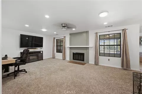 Living - 16239 Chippewa, Apple Valley, CA 92307 photo 3 of 4