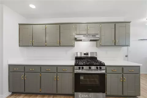 Kitchen - 16239 Chippewa, Apple Valley, CA 92307 photo 5 of 7