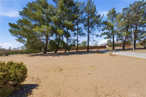 Exterior - 16239 Chippewa, Apple Valley, CA 92307 photo 7 of 22