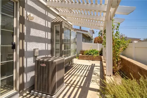 Exterior - 1064 Brookfield Pl, Glendora, CA 91741 photo 4 of 7