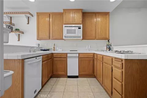 Kitchen - 1064 Brookfield Pl, Glendora, CA 91741 photo 3 of 3