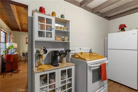 Kitchen - 964 Chateau Dr, Crestline, CA 92325 photo 2 of 2