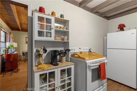 Kitchen - 964 Chateau Dr, Crestline, CA 92325 photo 2 of 2