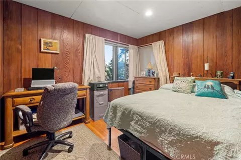 Bedroom - 964 Chateau Dr, Crestline, CA 92325 photo 1 of 3