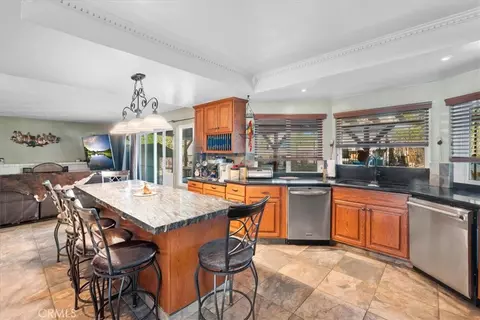 Kitchen - 6046 Peridot Ave, Rancho Cucamonga, CA 91701 photo 2 of 5