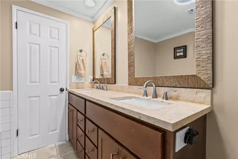 Bath - 8067 Otto St, Downey, CA 90240 photo 3 of 5