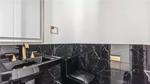 Bath - 7928 Featherstone Ct, Riverside, CA 92506 photo 2 of 4