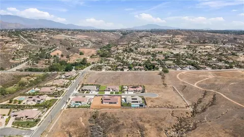 View/Area - 7928 Featherstone Ct, Riverside, CA 92506 photo 5 of 6