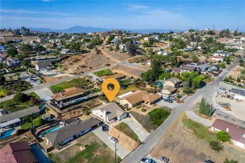 View/Area - 14407 Laurel Dr, Riverside, CA 92503 photo 2 of 5