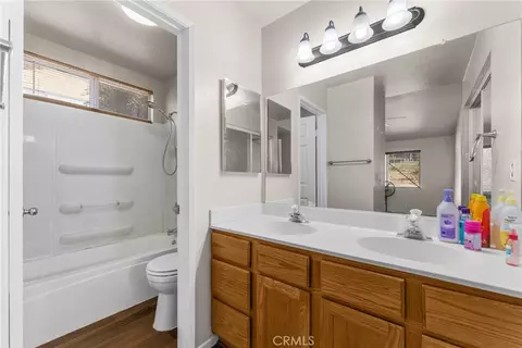 Bath - 14407 Laurel Dr, Riverside, CA 92503 photo 2 of 2