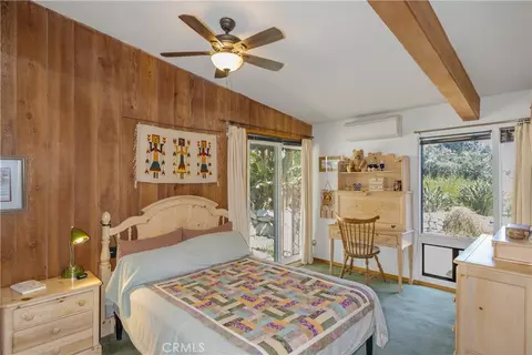 Bedroom - 1830 Pasadena Glen Rd, Pasadena, CA 91107 photo 1 of 2