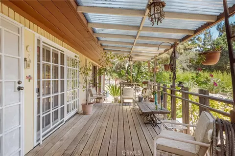 Exterior - 1830 Pasadena Glen Rd, Pasadena, CA 91107 photo 9 of 13