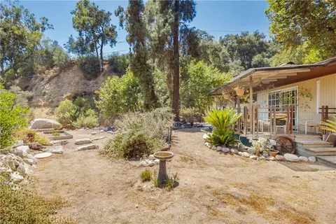 Exterior - 1830 Pasadena Glen Rd, Pasadena, CA 91107 photo 7 of 13