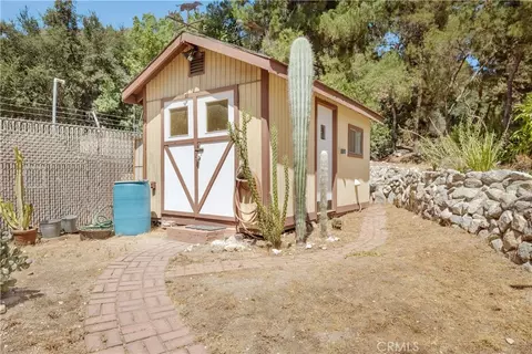 Exterior - 1830 Pasadena Glen Rd, Pasadena, CA 91107 photo 12 of 13