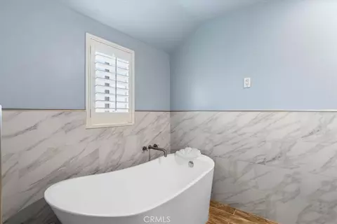Bath - 4336 Walnut #E, Baldwin Park, CA 91706 photo 2 of 4