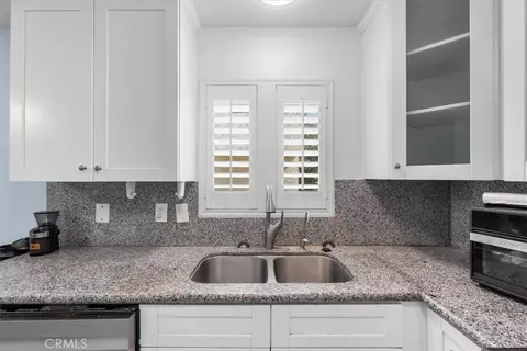 Kitchen - 4336 Walnut #E, Baldwin Park, CA 91706 photo 4 of 5