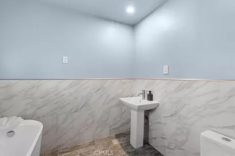 Bath - 4336 Walnut #E, Baldwin Park, CA 91706 photo 1 of 4