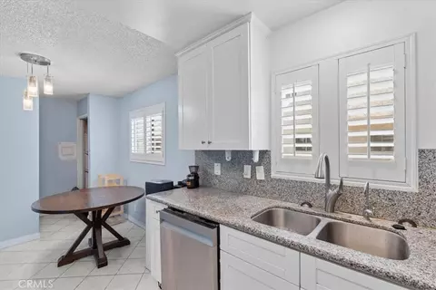 Kitchen - 4336 Walnut #E, Baldwin Park, CA 91706 photo 5 of 5