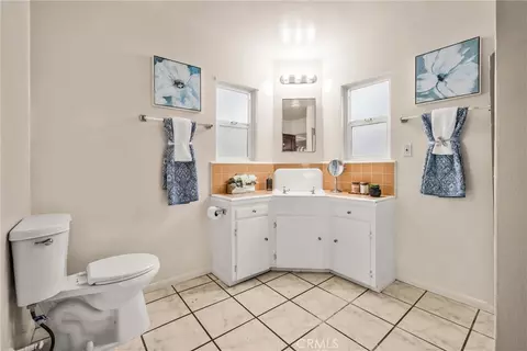 Bath - 620 Church St, Redlands, CA 92374 photo 1 of 3