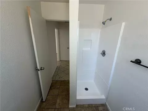 Bath - 9227 Bruce Ave, Riverside, CA 92503 photo 3 of 6