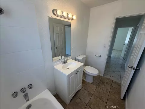 Bath - 9227 Bruce Ave, Riverside, CA 92503 photo 5 of 6