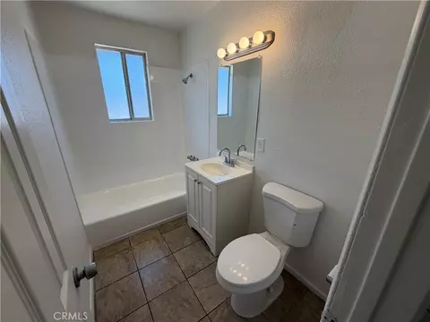 Bath - 9227 Bruce Ave, Riverside, CA 92503 photo 4 of 6