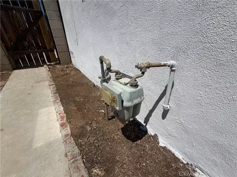 Exterior - 9227 Bruce Ave, Riverside, CA 92503 photo 6 of 10
